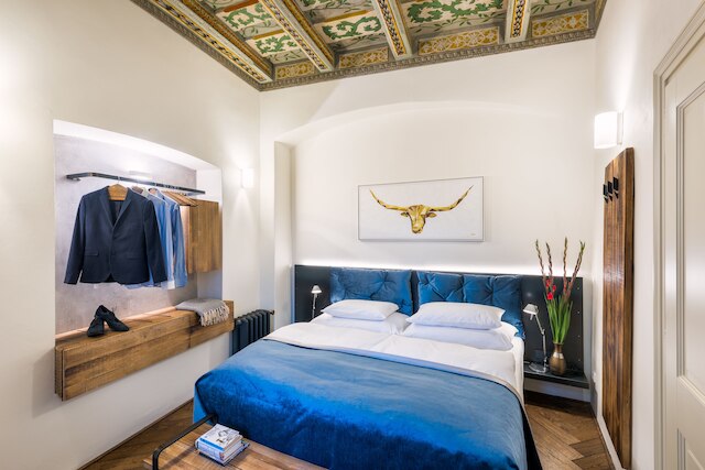 ムー バイ ザ キャッスル