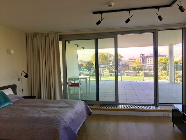 リバーサイド アパートホテル