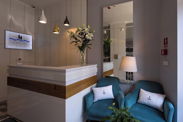 リバーサイド アパートホテル