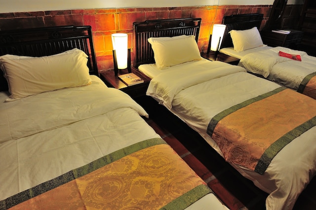 フォン マオ リン ジー (鳳毛麟趾)