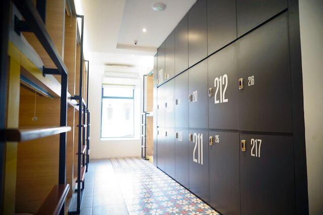 バラ カプセル ホステル バリ