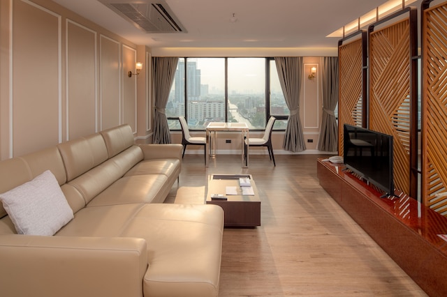 アレクサンダー ホテル