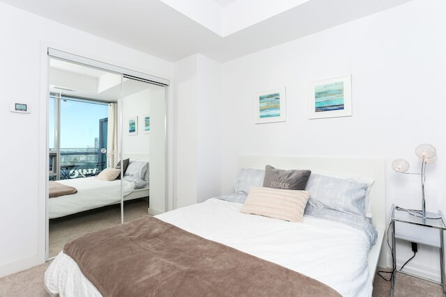 プラチナム スイーツ - インクレディブル CN タワー ビュー