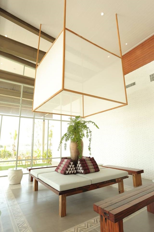 ナヴェラ ホテル & バンケット