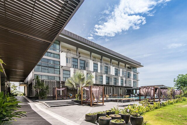 ナヴェラ ホテル & バンケット