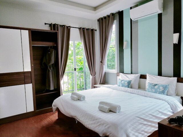 ヴィラ ラジャプルック エンタイア 3 ヴィラズ 7 ベッドルームズ ニア エアポート