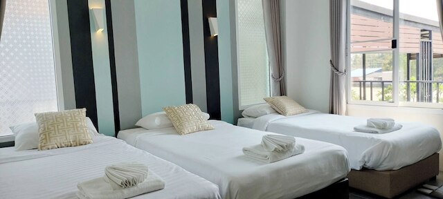 ヴィラ ラジャプルック エンタイア 3 ヴィラズ 7 ベッドルームズ ニア エアポート