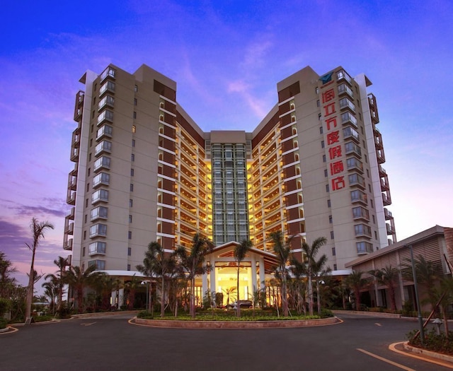 三亜シーキューブ ホリデイ ホテル (三亚海立方度假酒店)