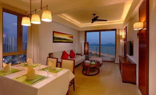 三亜シーキューブ ホリデイ ホテル (三亚海立方度假酒店)