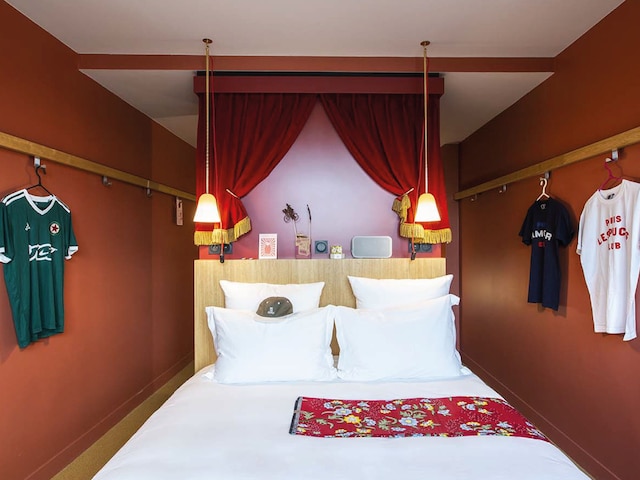 モブ ホテル パリ レ ピュス