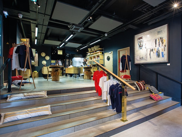 モブ ホテル パリ レ ピュス