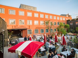 モブ ホテル パリ レ ピュス