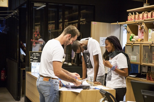 モブ ホテル パリ レ ピュス