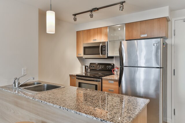 ベイ ストリートの明るいサブ ペントハウス