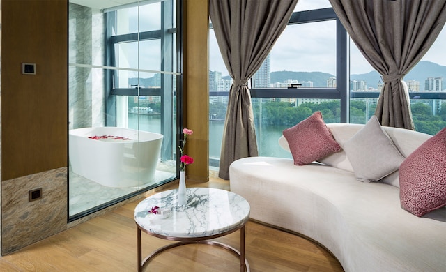 三亜シゥアン ダー インターナショナル ホテル (三亚双大国际酒店)