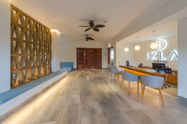 イズラ ビーチ フロント ホテル