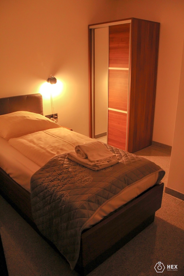 ブルーストーン ボーディング アパートメンツ