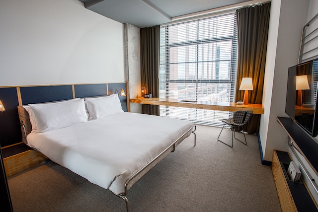 ザ エミリー ホテル