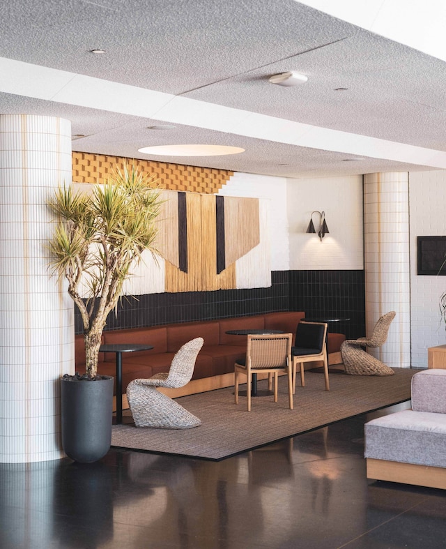 ザ エミリー ホテル