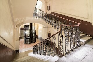 B&B ウニベルシタ