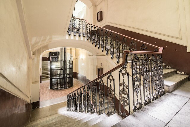 B&B ウニベルシタ