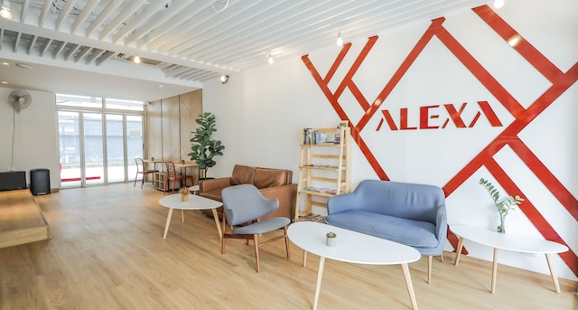 ALEXAニマン - ホステル