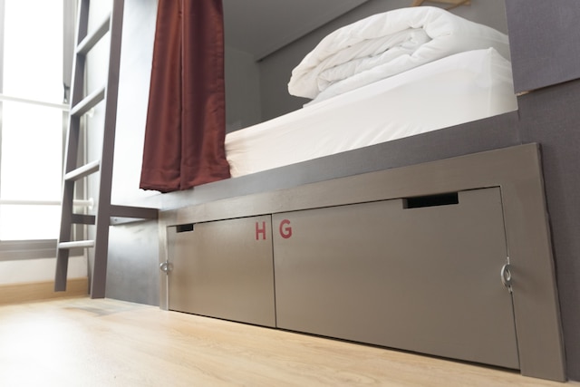 ALEXAニマン - ホステル