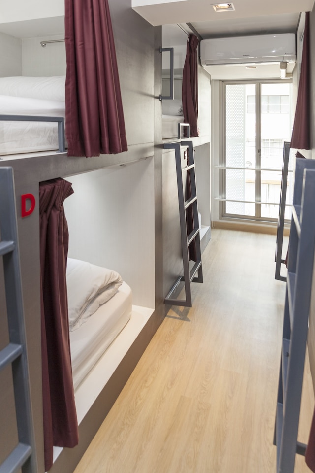 ALEXAニマン - ホステル