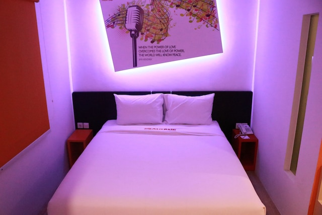 フロント ワン イン スマラン