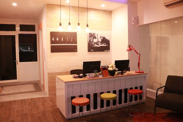 フロント ワン イン スマラン