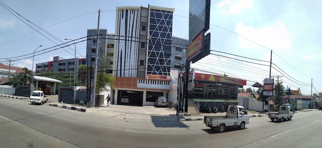 フロント ワン イン スマラン