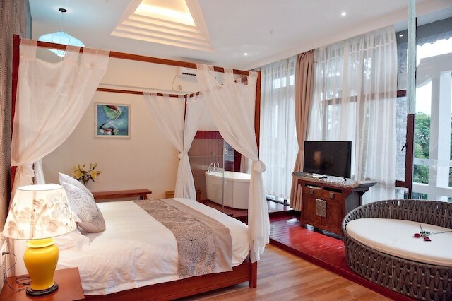 桂林クリスタル クレセント ムーン ホテル