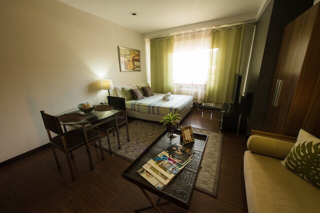 セブン ドアーズ イン グラマシー マカティ