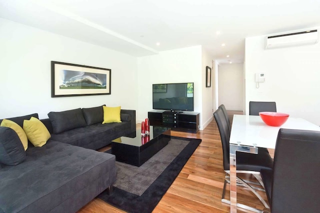 ブロードウェイ イン エルウッド オン ザ カナル