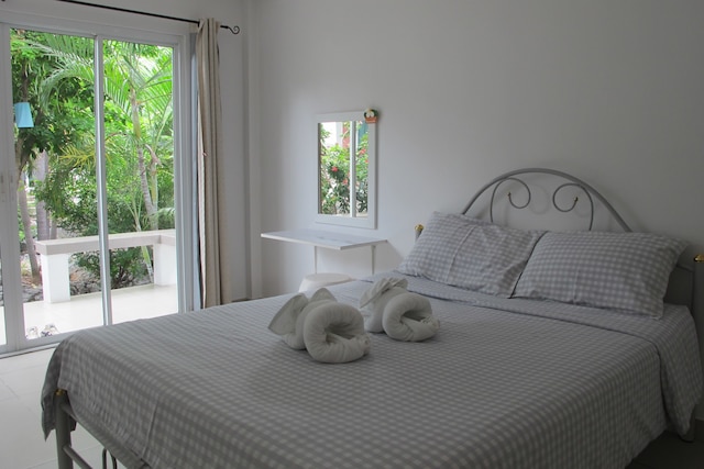 チャーリーズ バンガロー