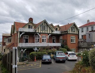 スタッフォード ゲーブルズ ホステル