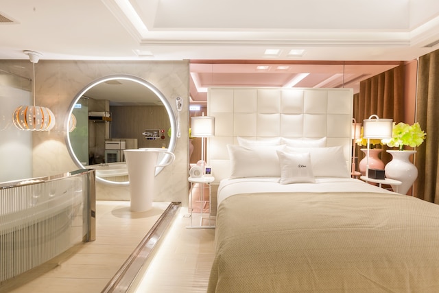 シックス スター モーテル - 桃園 (六星旅館桃園館)