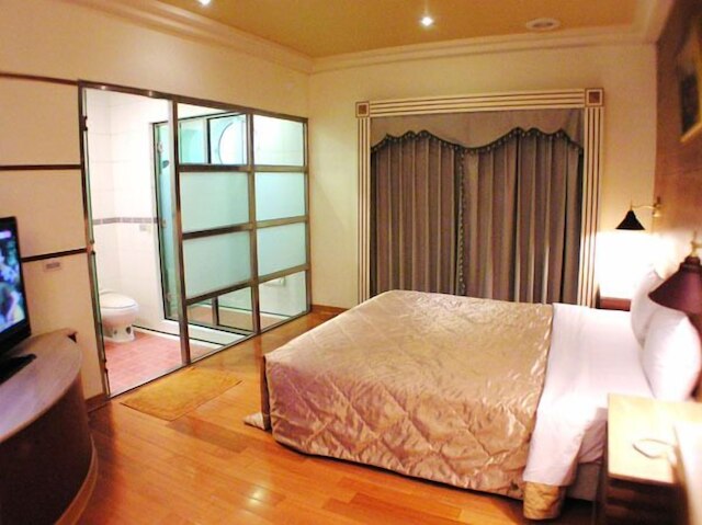 チャンシン ビジネス モーテル (長榮興商務汽車旅館 (台南館))