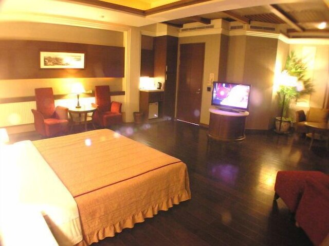 チャンシン ビジネス モーテル (長榮興商務汽車旅館 (台南館))