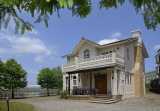 ダンシング バタフライ スライド ファミリー イン (蝶舞境安・宜蘭羅東溜滑梯親子民宿)