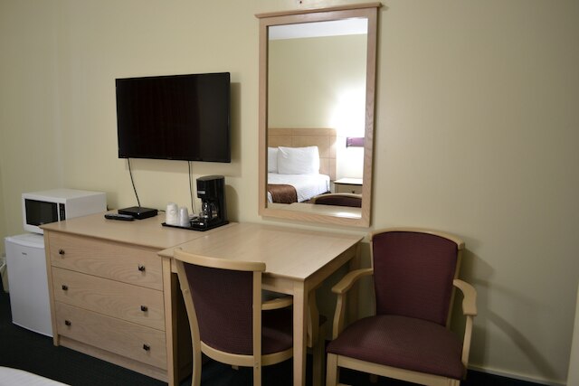 パスポート・イン - バイ・ザ・フォールズ NY