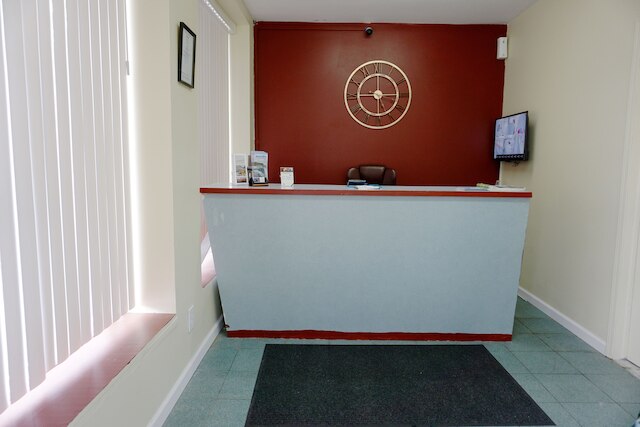 パスポート・イン - バイ・ザ・フォールズ NY