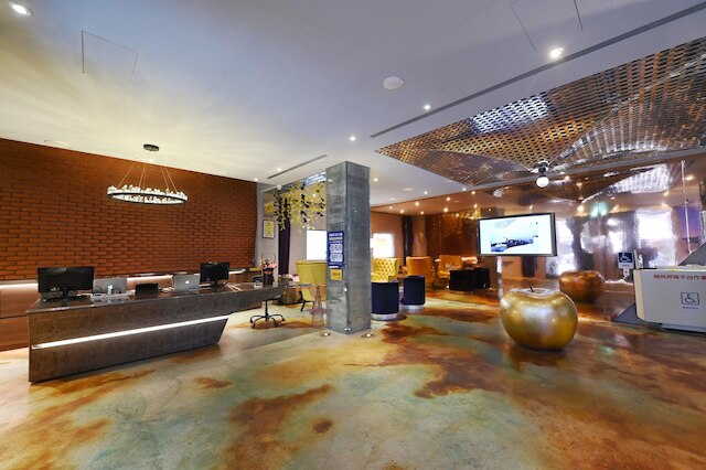 チェック イン ハイブ (雀客嗨夫旅館)