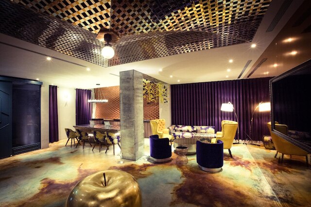 チェック イン ハイブ (雀客嗨夫旅館)