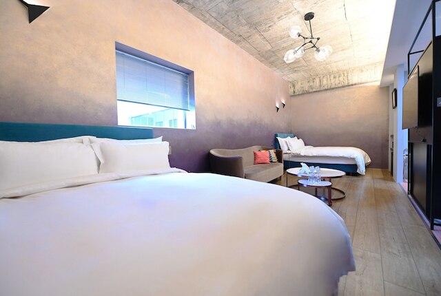 チェック イン ハイブ (雀客嗨夫旅館)