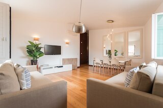 アルファマ モダン 2 ベッドルーム アパートメント ウィズ リバー ビュー アンド パーキング - バイ LU ホリデイズ