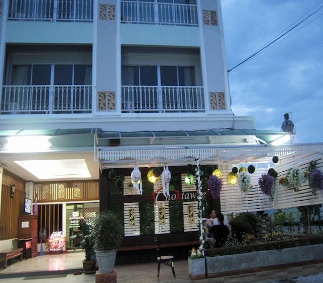 チョクタウィー レジデンス アンド マンション