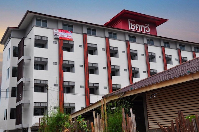 C ルーム (チョムチャン) アット エアポート