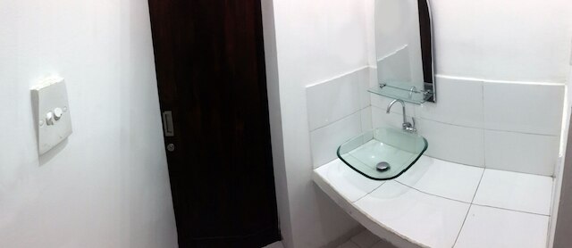 クブ B ダウー ホームステイ