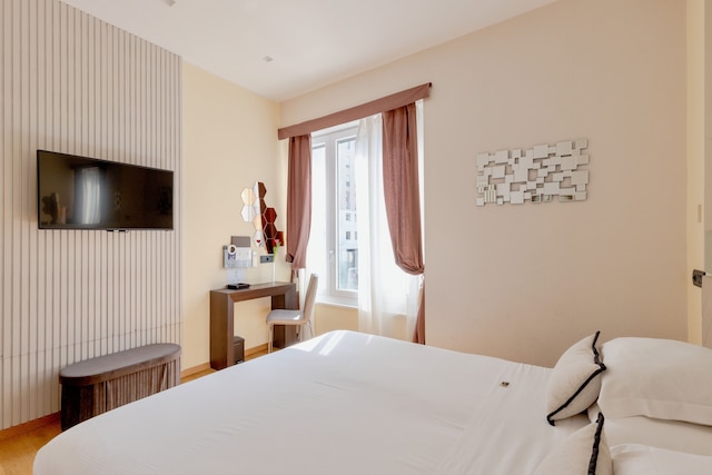 AH - ファッション ディストリクト